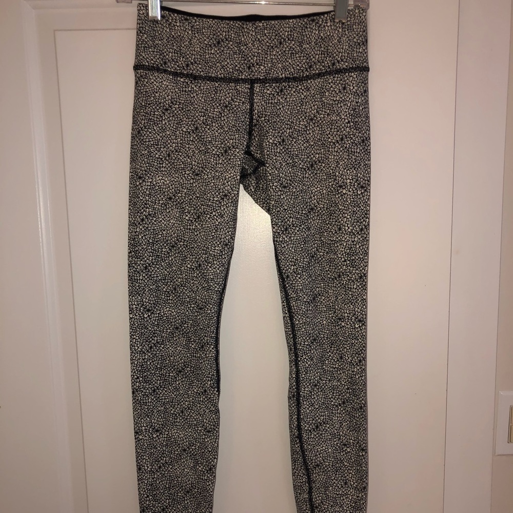 Lululemon mid rise leggings